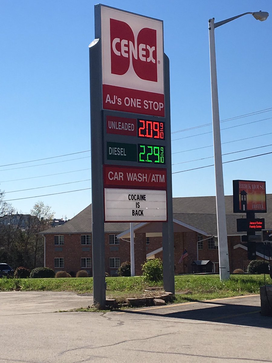 BCover83's tweet image. Seen this in Branson, MO today... 😂