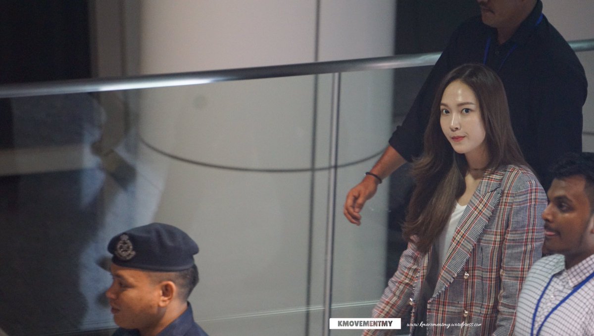 Jeyssicaj_'s tweet photo. 070417 JESSICA JUNG arrival ICN>>>KL 🛬 #influenceasia #InfluenceAsia2017 #jessicajungInMY #JessicaJung https://t.co/rQFqr8Xn7M