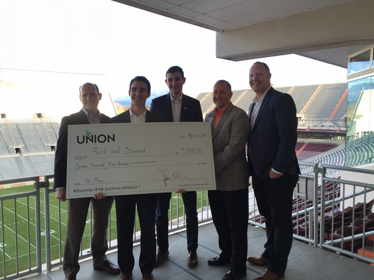 Atlantic_Union's tweet photo. A HUGE congratulations to the winners of the #UnionIChallenge yesterday, Parks &amp; Diamond! Great judges, great ideas! @EntrepreneurVT https://t.co/dk5aOZMbgW