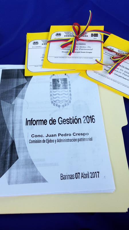 JUANPCD's tweet photo. Acá estamos cumpliendo con nuestro deber, entregando cuentas a nuestro pueblo. #InformeDeGestion2016 https://t.co/6Zh4hmC2D6