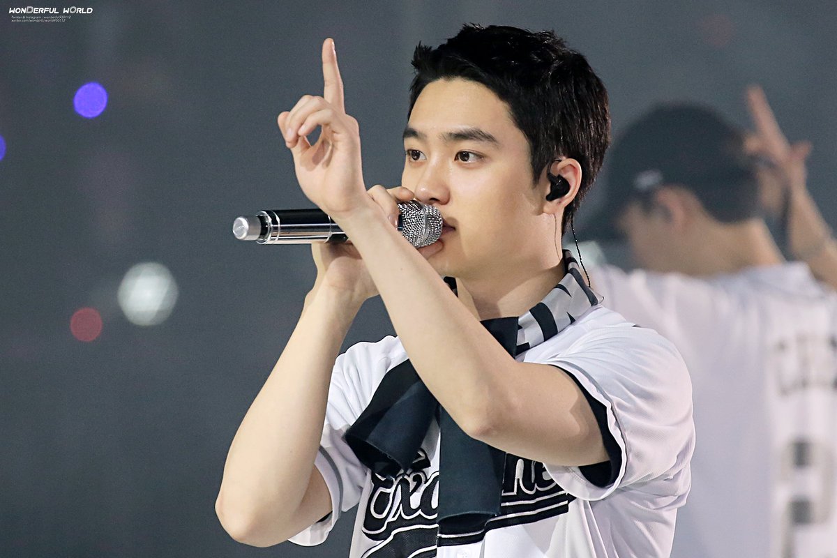 wonDerful930112's tweet photo. We are one...사랑하자!!  #엑소5래도록 #엑소데뷔5주년축하해 #5YEARSwithEXO ..#디오 #경수 #DO #Kyungsoo https://t.co/Lhp3POU7Ms
