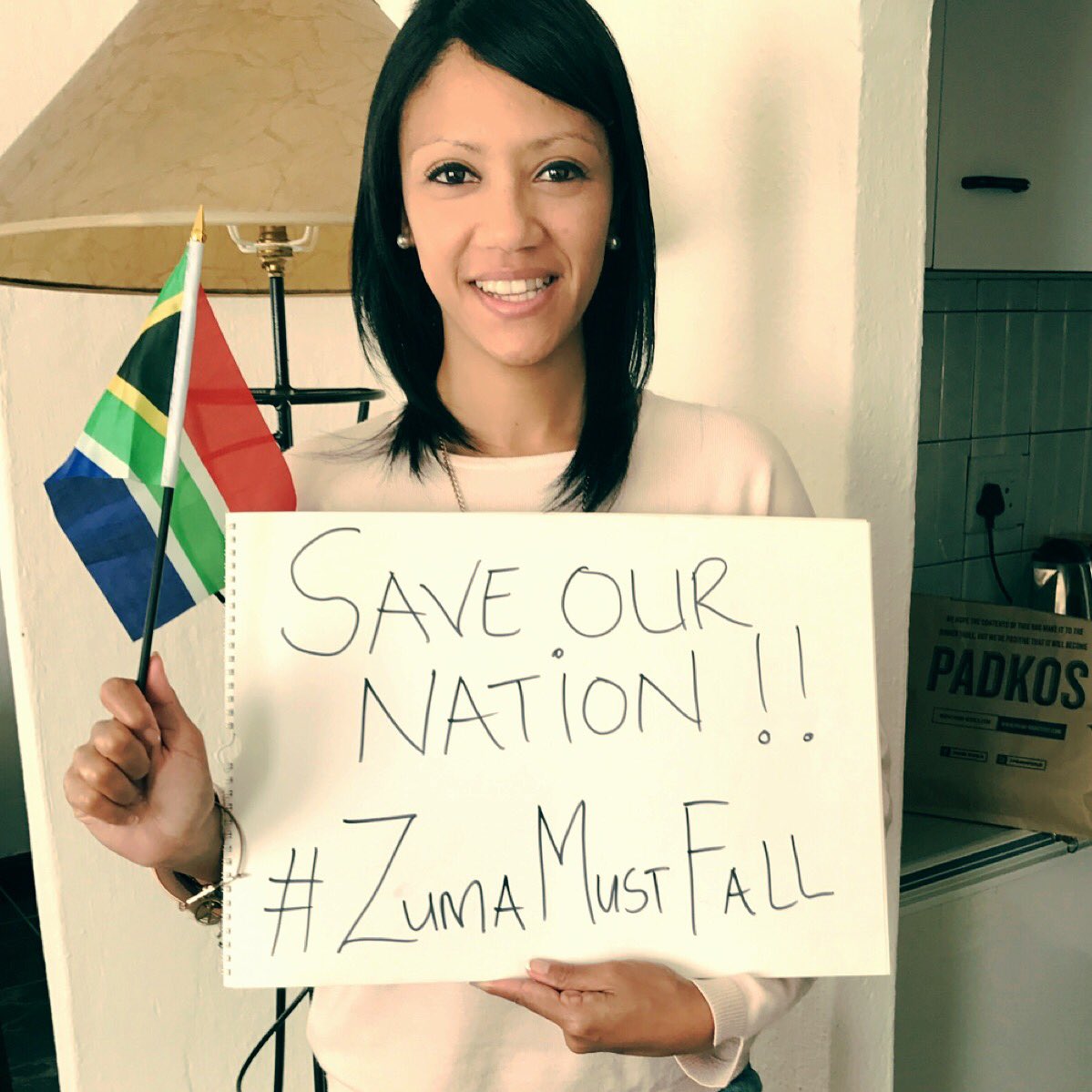 Erenay4's tweet photo. Save our nation! #ZumaMustFall #MarchforChange #ProudlySouthAfrican #Onenation #onegoal #capetownmarch 🇿🇦🏡 https://t.co/qdaFWHRerg