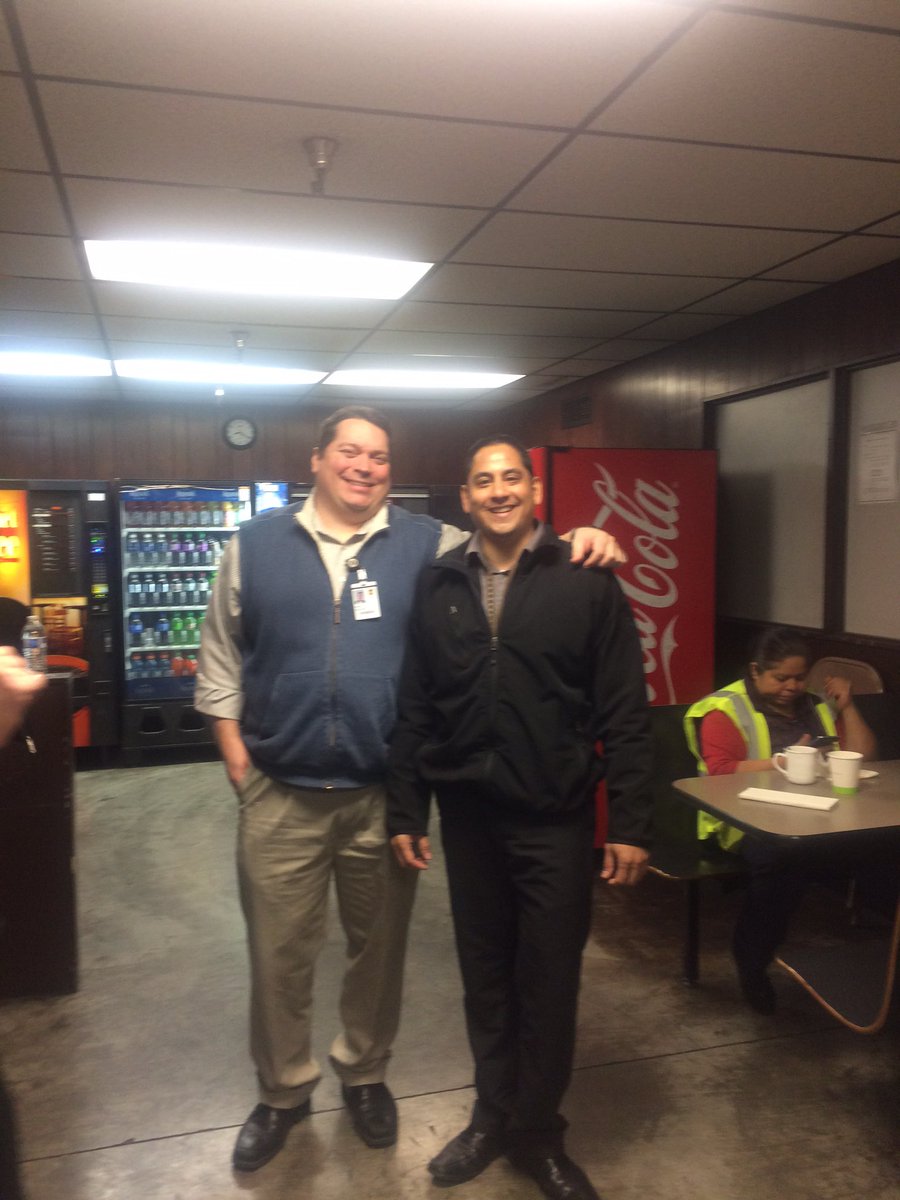 Kent Wilson and Desi Trinidad hanging in Seattle talking about GROWTH! @paulevansups #growthFriday