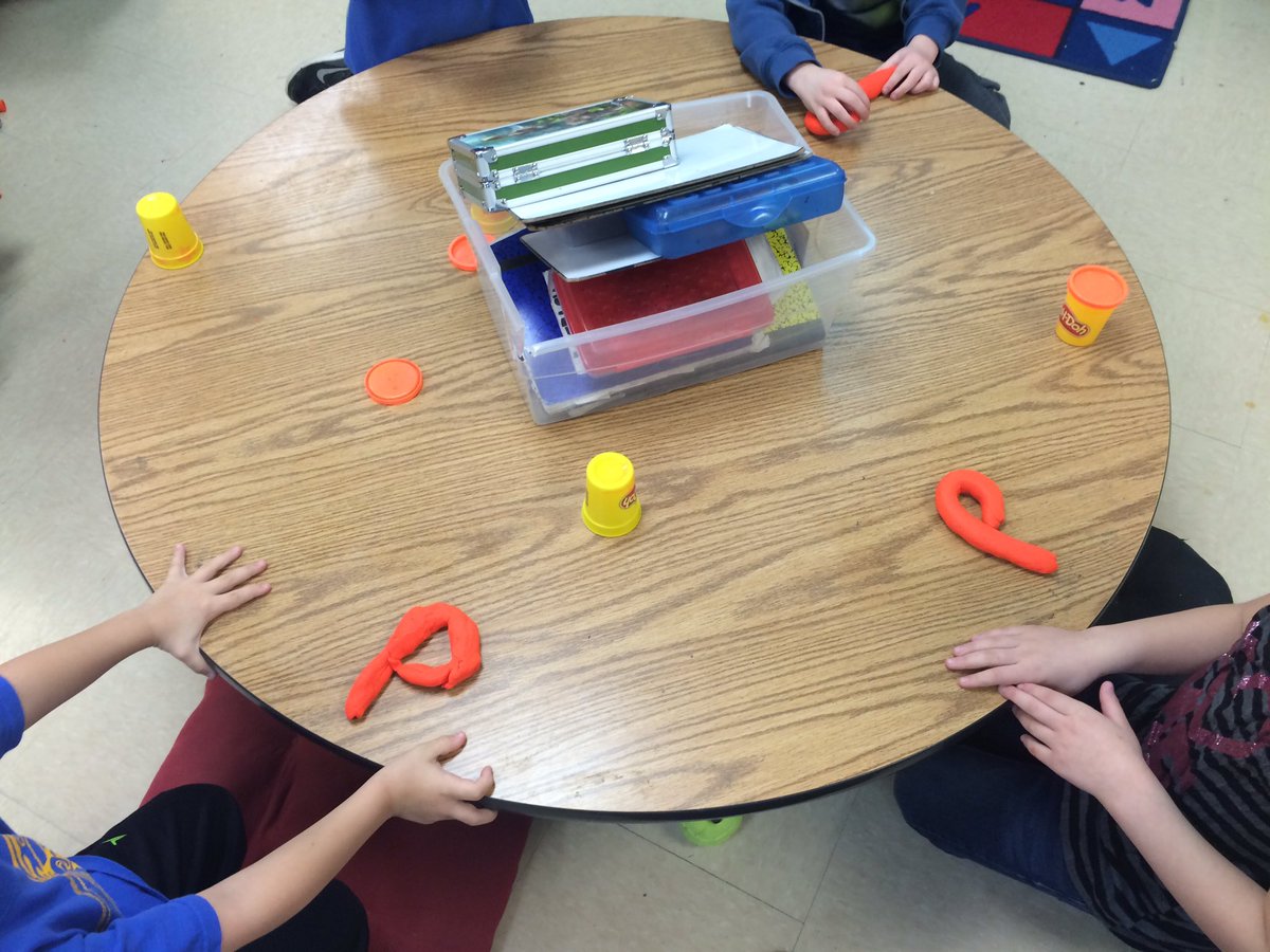 SheridanSES's tweet photo. Building ending sounds with play dough! #seslearners #marsh19 @Lindsey_Bohler https://t.co/O6YvWJnicJ