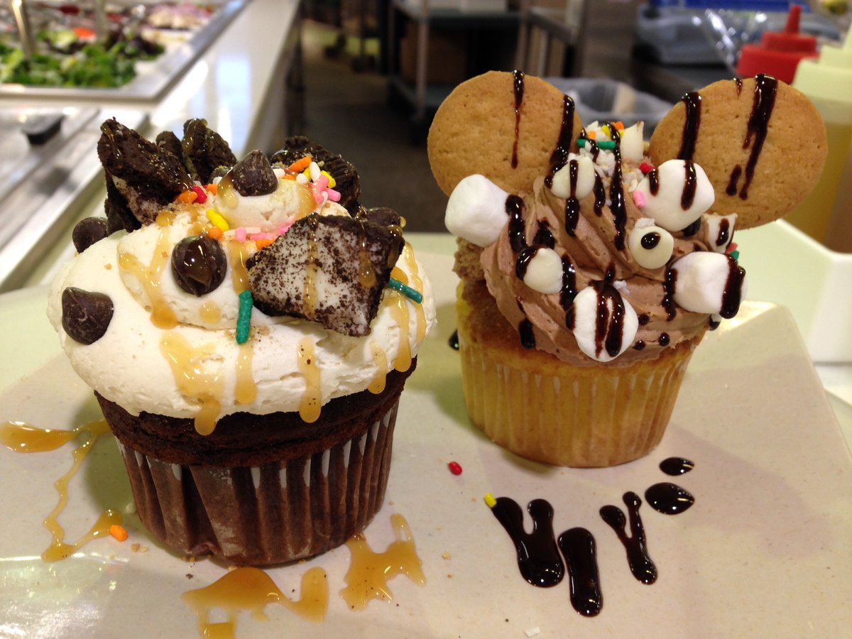 unfdining's tweet photo. There's always a reason to celebrate here at the Osprey Cafe! #treatyoself #cupcakebar https://t.co/ITJFAZyRS9