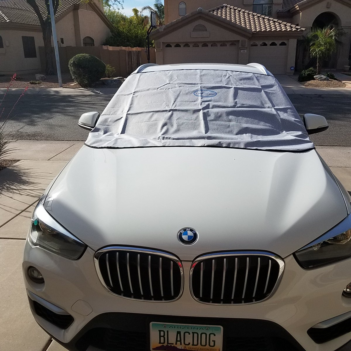 iceandsunshield's tweet photo. The sun is getting hot but no fear, I have the Ice and Sun Shield to protect my car from the heat. Get yours at https://t.co/XnyKpBFA0y https://t.co/uz87DYypN6