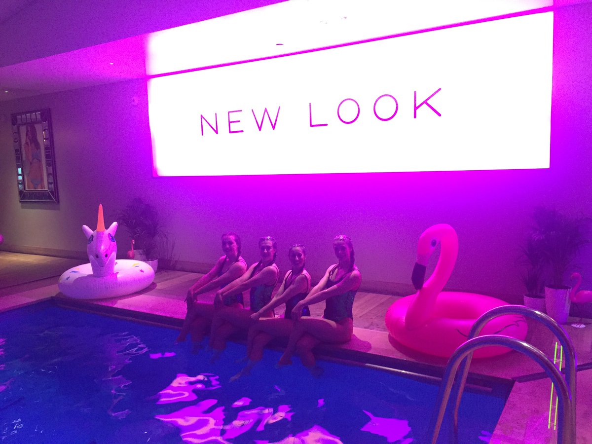 CollectiveTwo's tweet photo. Our very talented synchronised swimmers from our #newlookpoolparty event last night   #aquabatix https://t.co/TjSs8Fcjfu