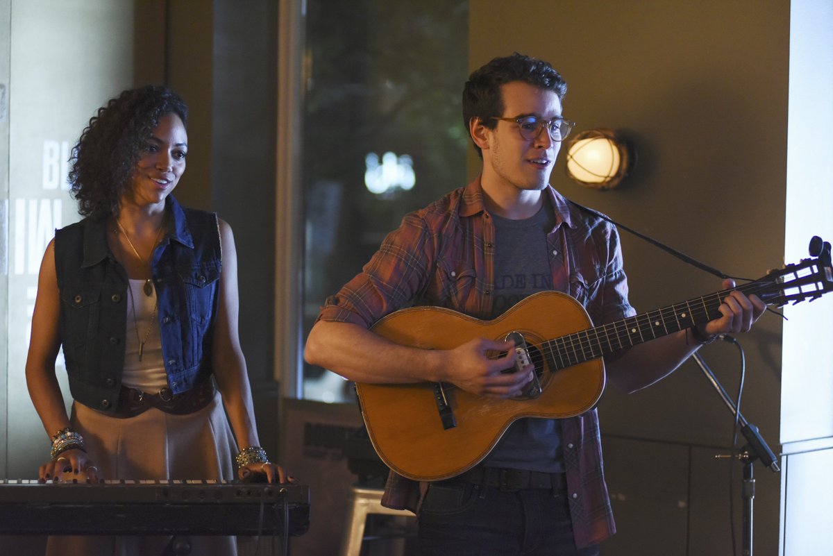 ShadowhuntersTV's tweet photo. Play for us sometime, Simon? #Shadowhunters https://t.co/DDV9jPLQ13