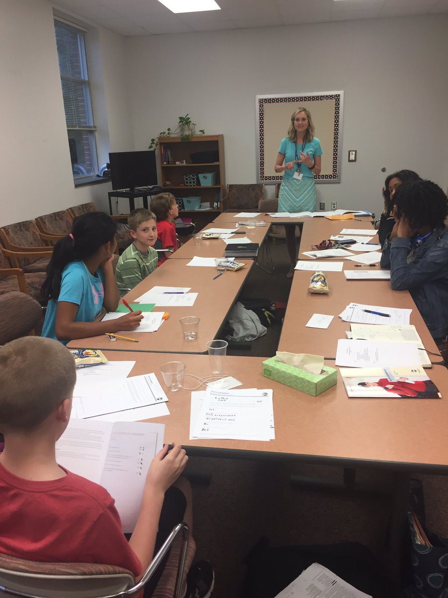 CDCMrsGuinn's tweet photo. FBLA Club learning Leadership & Public Speaking skills from Toastmasters! #ccmmsRedwolves https://t.co/l9bmZTHa8W