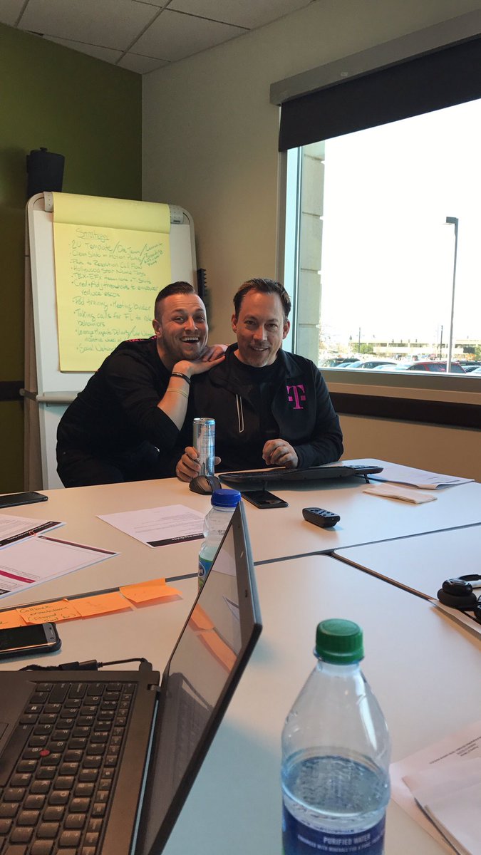 TeamFowler2's tweet photo. @719ECET Our Amazing facilitators #community6 #TEX-EFX #bootcamp https://t.co/dn1Bkd5ePs