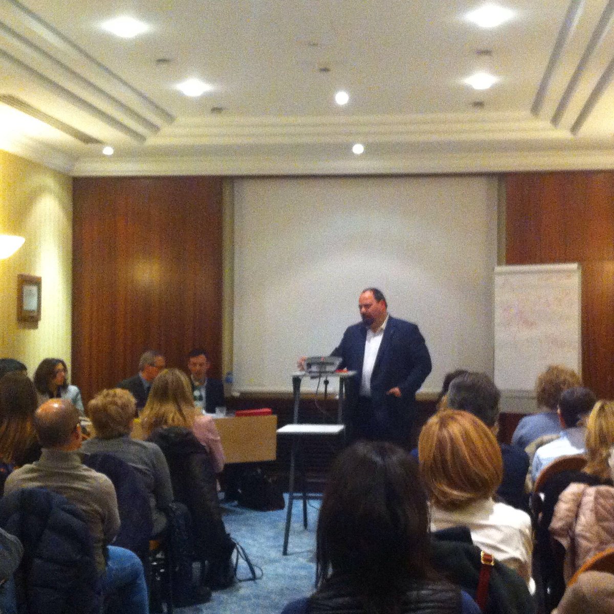 LMalcotti's tweet photo. Intervento durante il convegno Asso Extralberghieri
#LucaMalcotti https://t.co/8weSbF0yQK
