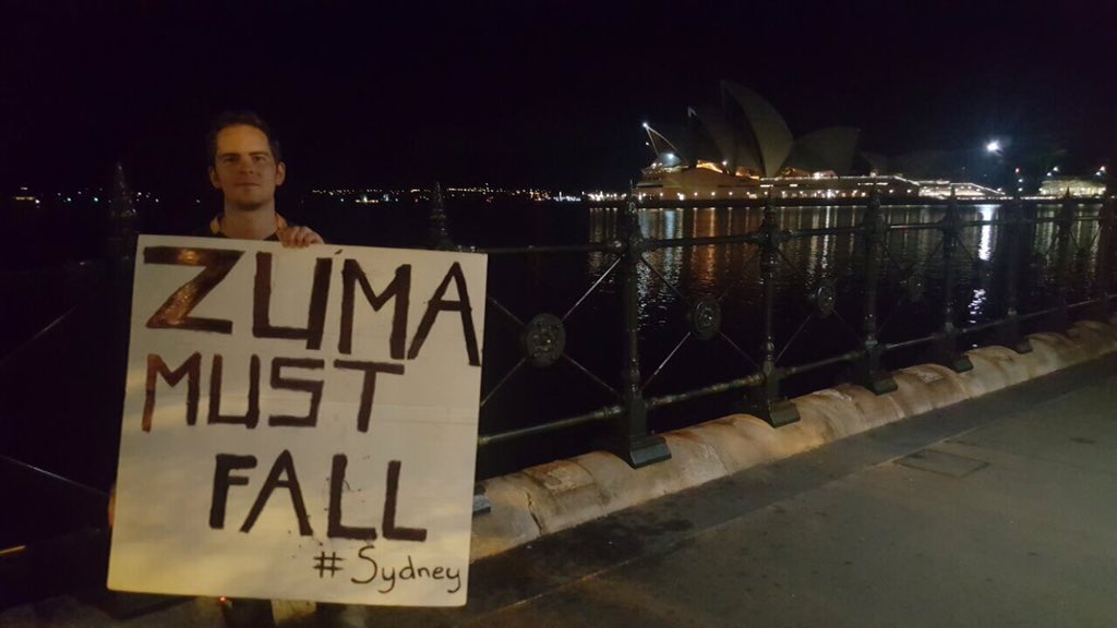 Matti_7's tweet photo. #zumamustfall #saffasabroad #sydney https://t.co/mTkw1trU6Q