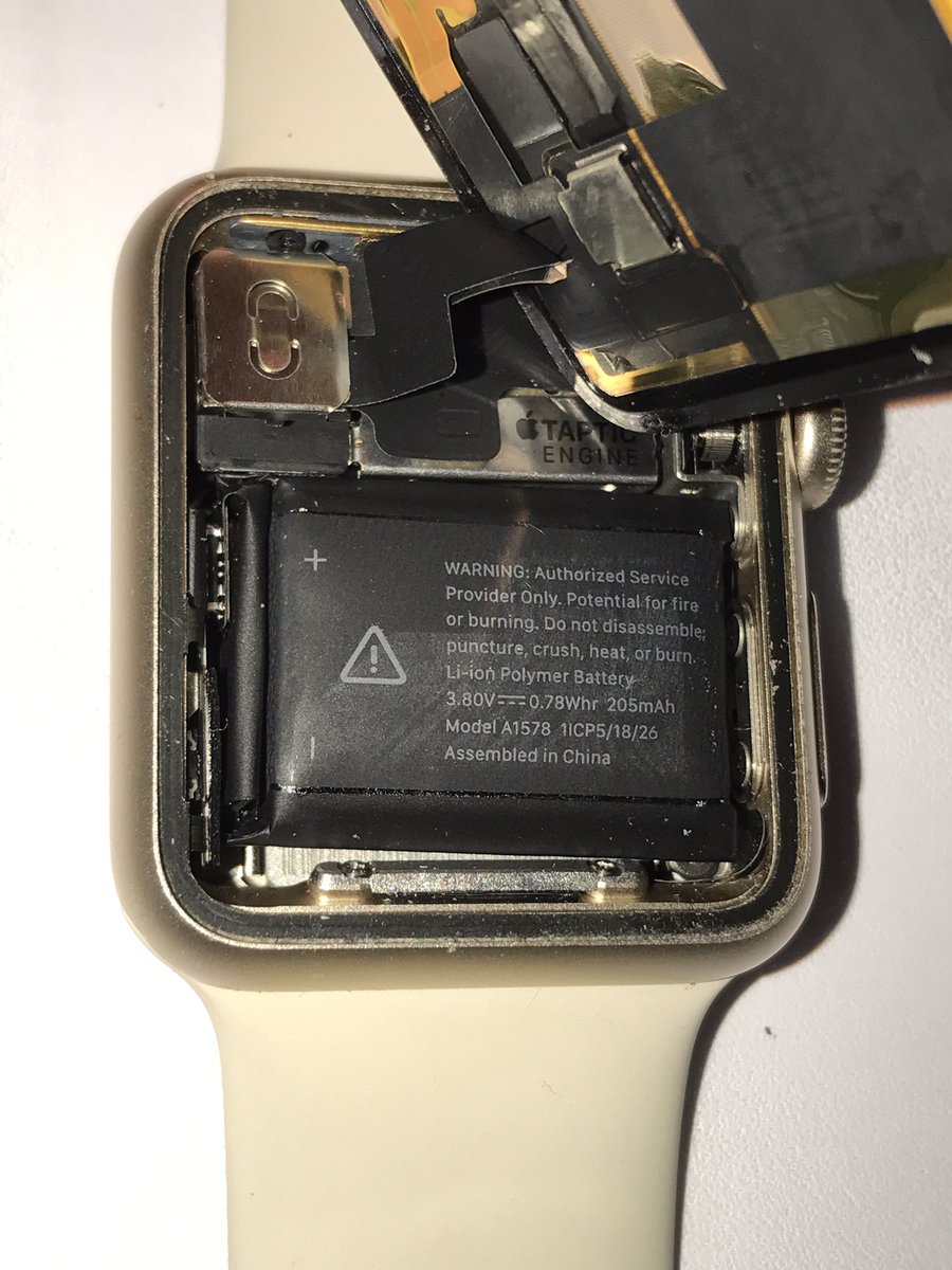 Apple Watch pili şişince camı fırladı yerinden..