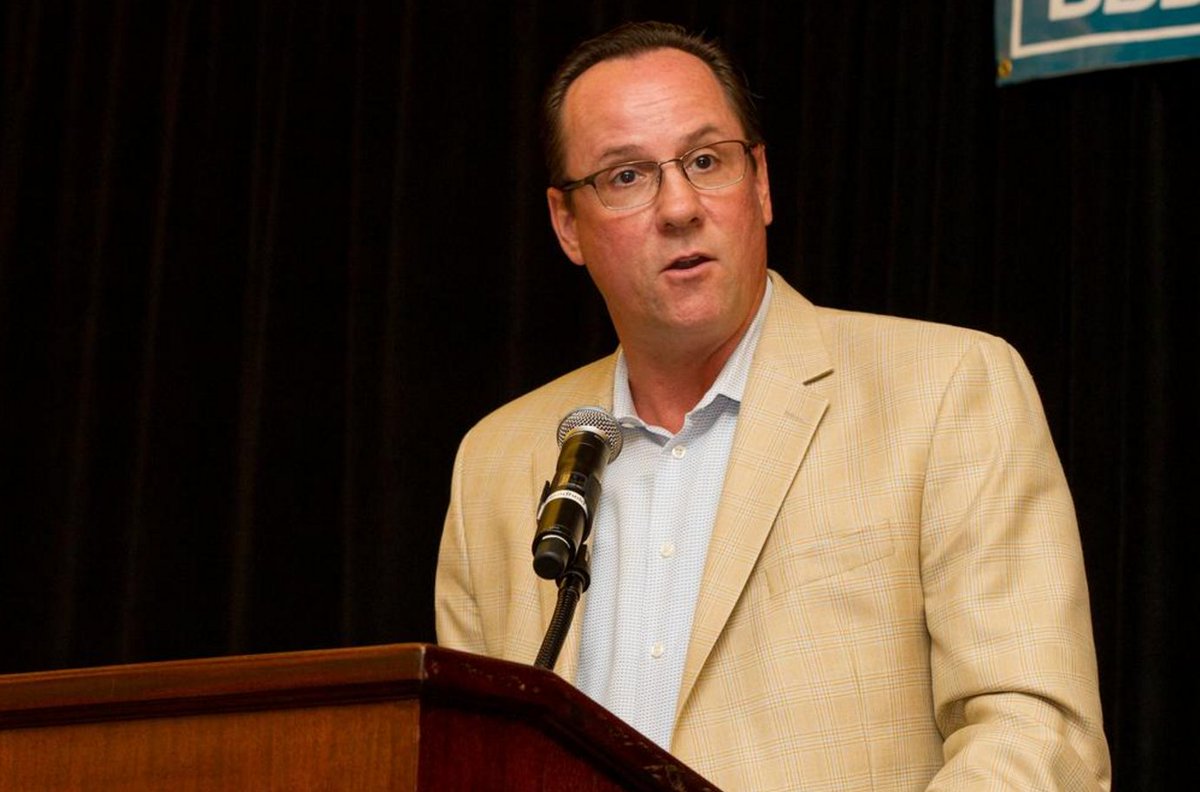So apparently <a href="/GoShockers/">Go Shockers</a> coach Gregg Marshall may have been hustled in North Carolina. #Wichita <a href="/WichitaState/">Wichita State</a>

bizj.us/1p4mc5