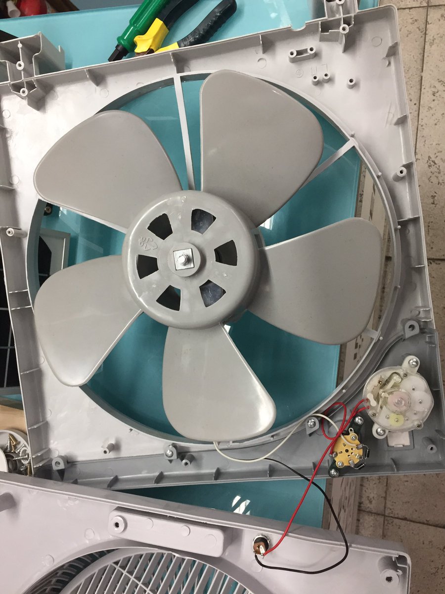 williamwei001's tweet photo. Another teardown of 12v dc fan. #Solargo https://t.co/6weuPbClfa