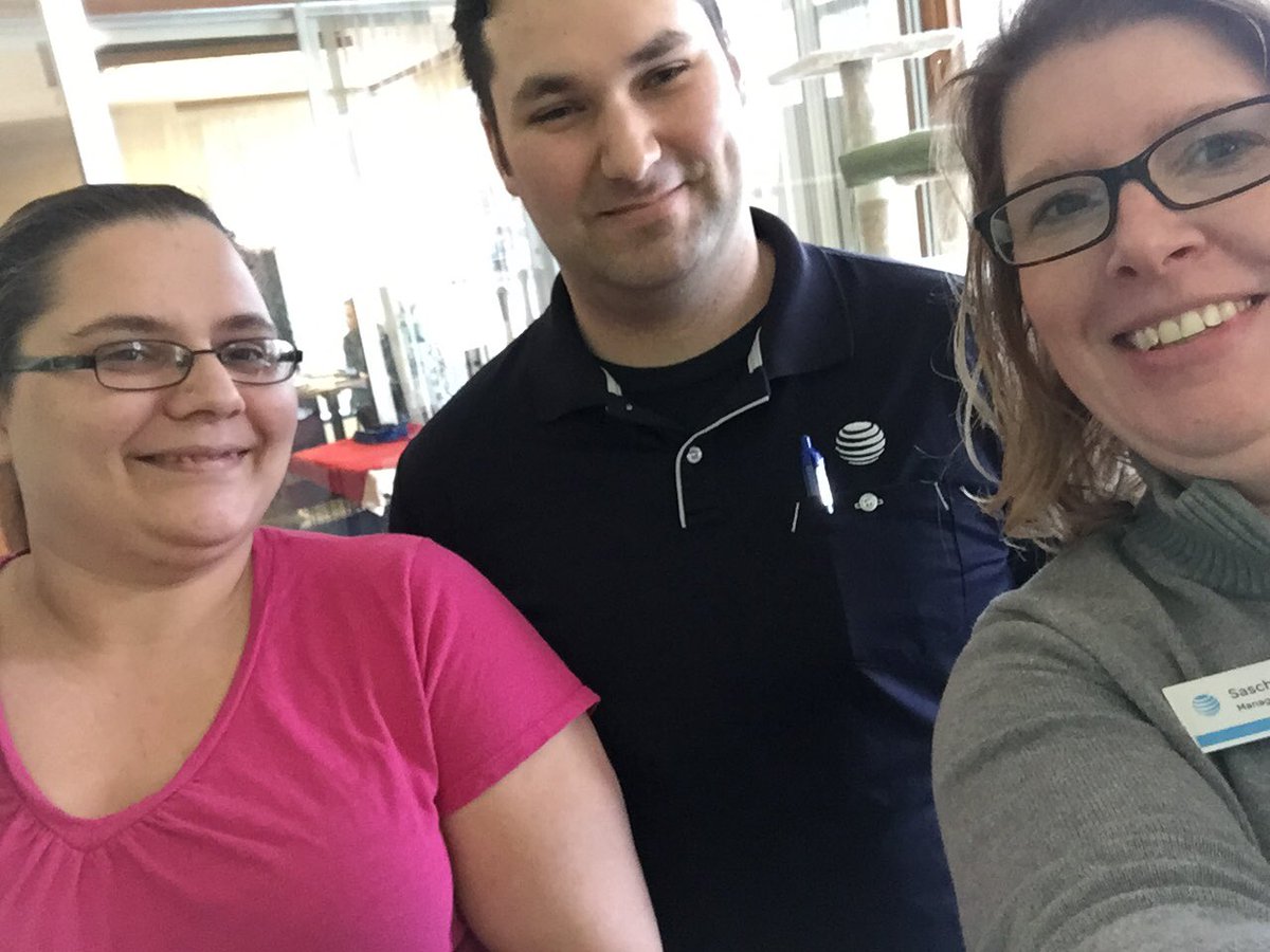 SaschaM_315's tweet photo. Team Oswego supporting our local humane society 🐶🐱#OneNYNJ #RandomActsOfKindness #RandomactsUNYEast https://t.co/PTpq0U1oPu