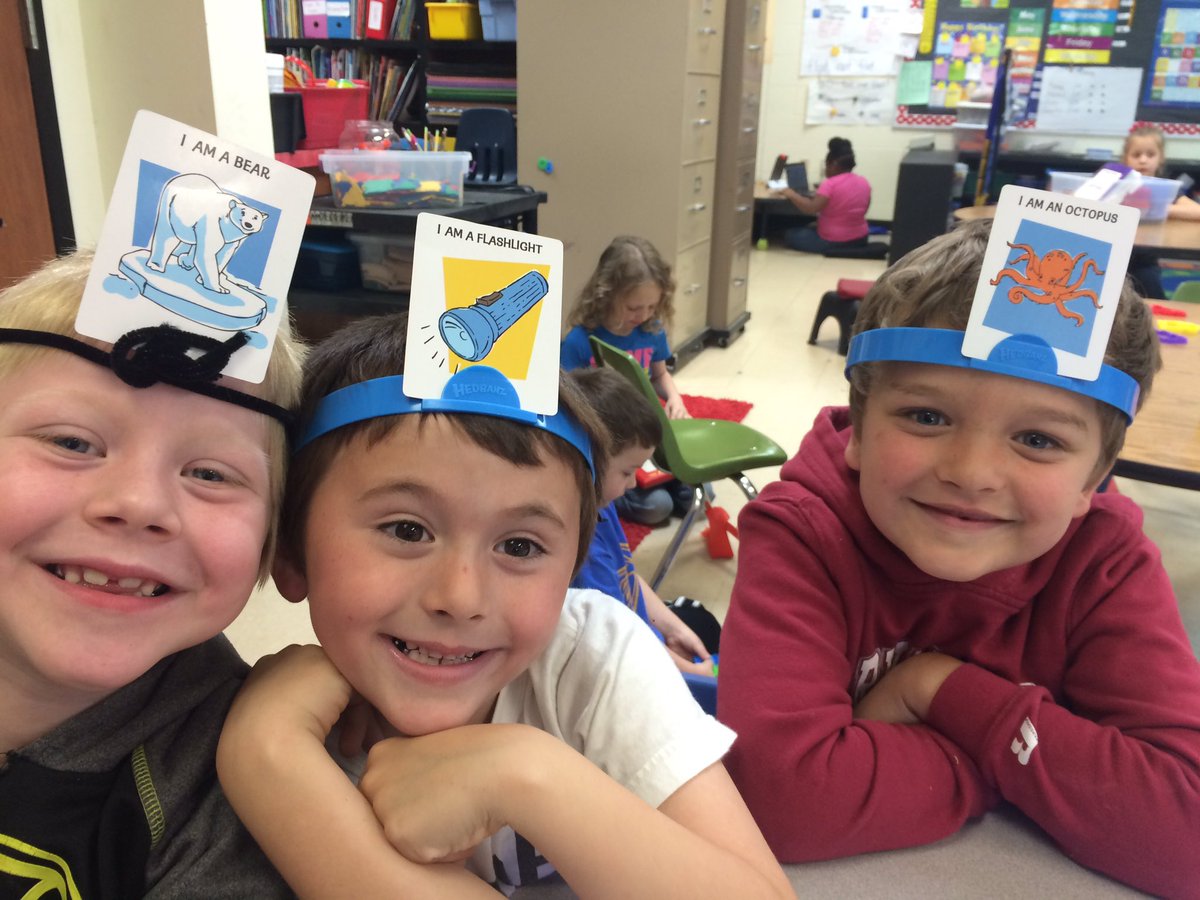 SheridanSES's tweet photo. Playing a game of "Headbanz" to create questions about our objects on our card. #seslearners #marsh19 @Lindsey_Bohler https://t.co/2JcdP44t8F