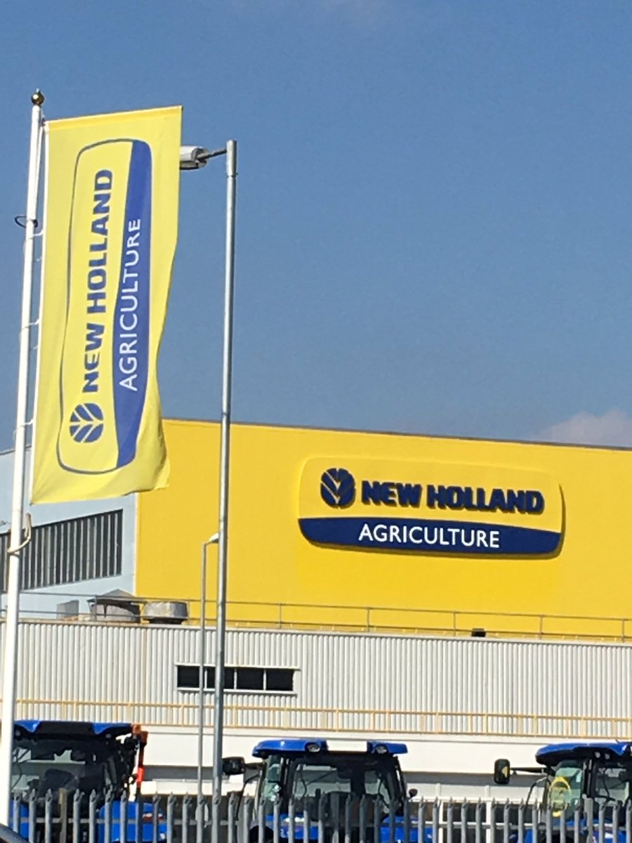 am_maint's tweet photo. The team cleaning ready for @TriflexUK #protect #overlay @NewHollandAG #basildon #liquidResin #waterproofing 💦💦 https://t.co/zsDXb7OUU7