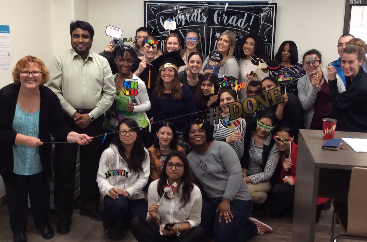 jenniferetate's tweet photo. Celebrating our #SheridanES 2017 Grads today @sheridancollege #cakeday #proud https://t.co/fcBaoIcHSD