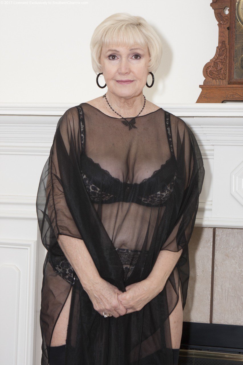 Southern Charms on X: Lola is one GILF that is willing to please!  t.coBlMamjTCau southerncharms t.co4l2fRBEJit  X