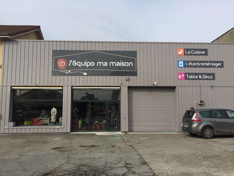 <a href="/jequipemamaison/">J'ÉQUIPE MA MAISON</a> a son nouveau magasin