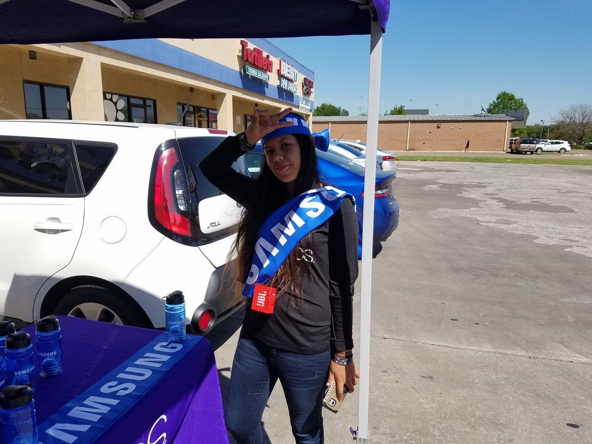 CMoyaSamsung's tweet photo. #Samsung &amp; #MetroPCS spin wheel paloooza!! https://t.co/0iVY38qPe5