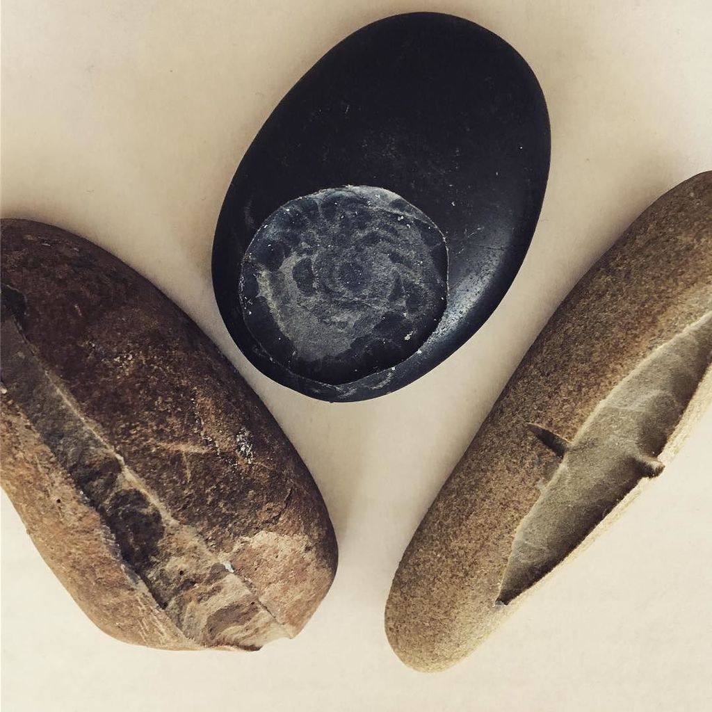 ELudviksDesigns's tweet photo. #thanks to my #fantastic #studioelf I've been #working on some #new #stone #pieces for the #westhamiltonartiststour coming #mothersday #wee… https://t.co/0jCRlT1gaS