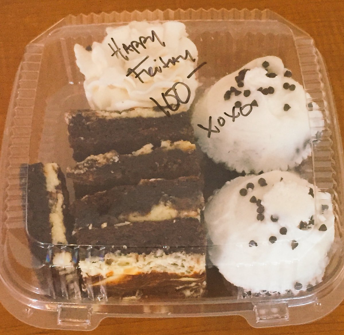 The100writers's tweet image. Thanks for the Friday love, Aroma!
#FreeSweets #The100