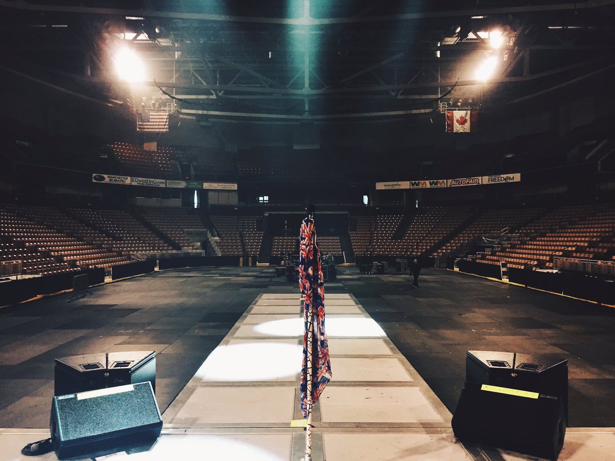 DefLeppard's tweet photo. Ready, get set to tear this place apart!
See you tomorrow 💥 https://t.co/EjDzHSuT9D