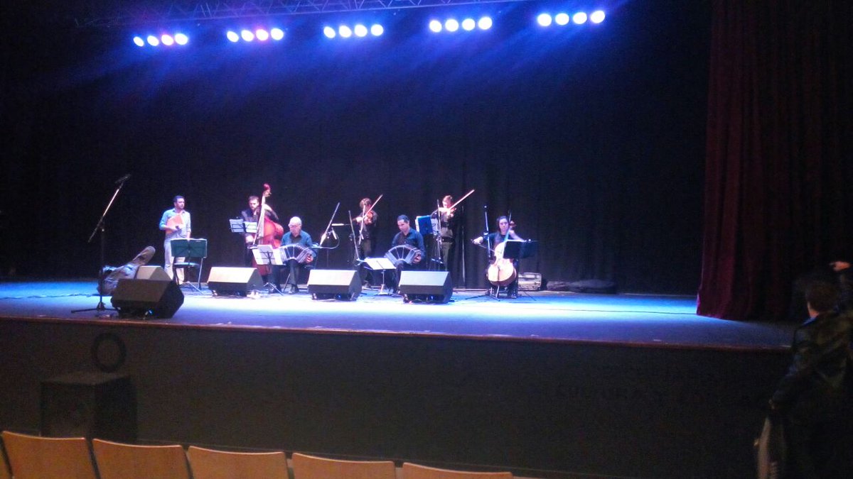 quilmesculturas's tweet photo. #Basckstage en el @TeatroQuilmes hoy "Florencia Suárez" y la "Orquesta Ciudad de Quilmes" 20:30Hs, te esperamos!! @arieldomene https://t.co/pfgUj8JgJ1