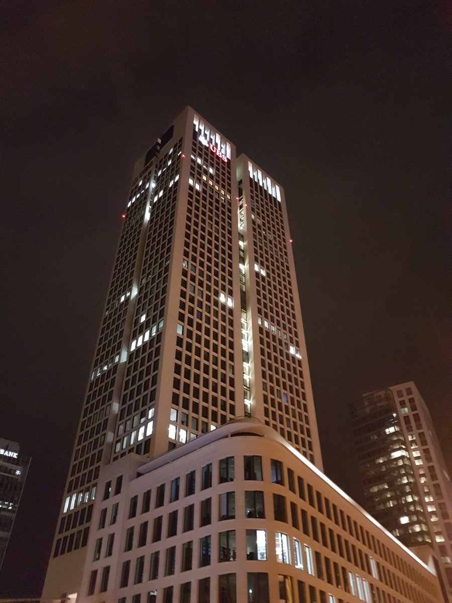 ethanmilescom's tweet photo. #Frankfurt #Germany at Night https://t.co/gQlaG0srpX