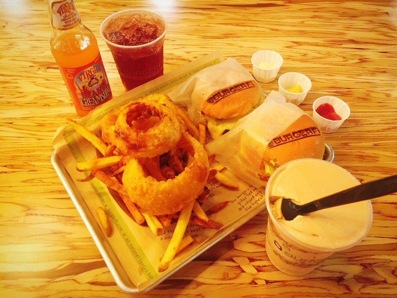 FoodieExplore's tweet photo. The #burgerfication of #london continues https://t.co/5V20JOxqnu #loveldn #foodblogger https://t.co/PHPOFjlkhx