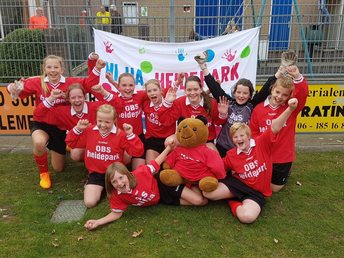 OBSHeidepark's tweet photo. Yes!!!Ons meisjesteam heeft net de finale van de A poule gewonnen! Gefeliciteerd dames! 🎉Op naar de volgende ronde.🍀 https://t.co/OolfiuDvOy
