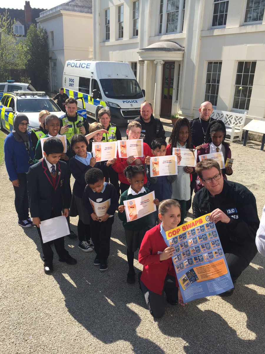 NoelsMurrin's tweet photo. To end the day all children were presented with certificates & #CopSwap cards by @SuptMatShaer BIG thank u 2 @SohoHouseMuseum for support 👍 https://t.co/kpKgoblc0O
