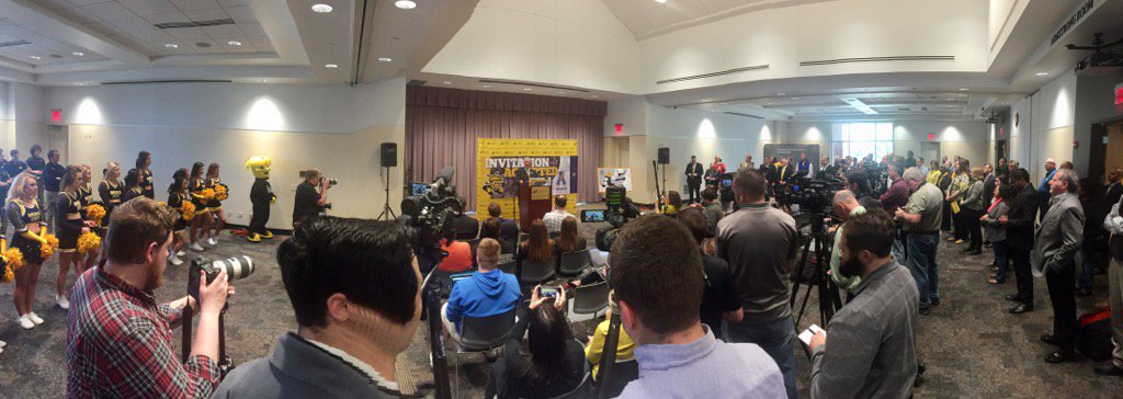 Huge turnout for <a href="/WichitaState/">Wichita State</a> AAC announcement.