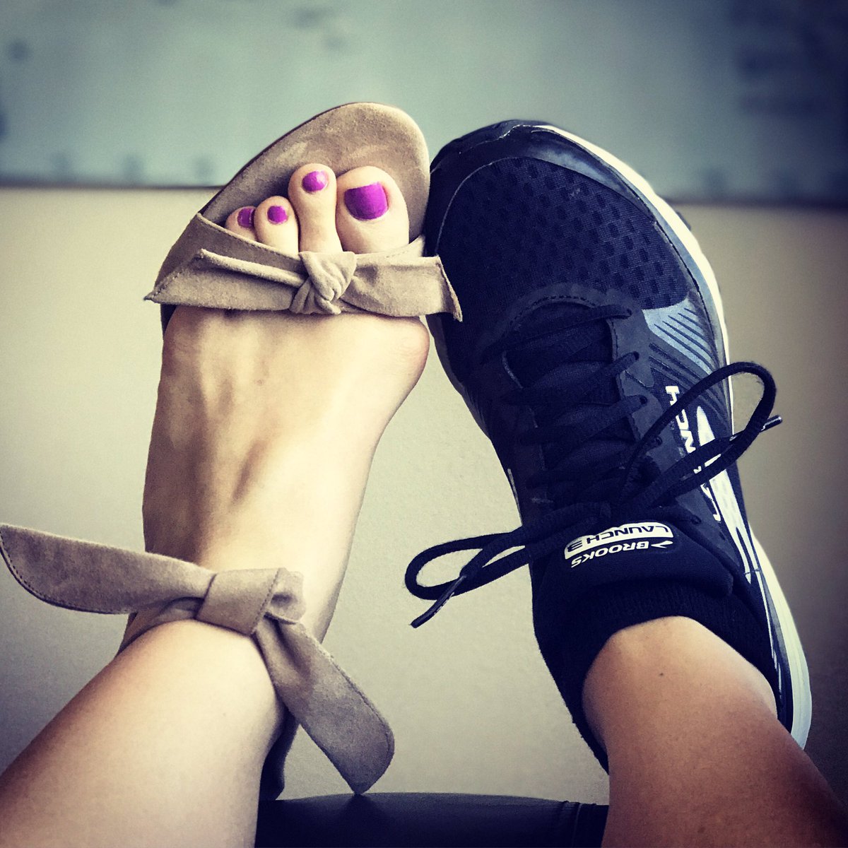Committed to the Right💍~In ❤️with the Left 👟🏃🏼‍♀️👠💁🏼#fitmom #grindhardglamhard <a href="/brooksrunning/">Brooks Running 💙</a> <a href="/VinceCamuto/">Vince Camuto</a>