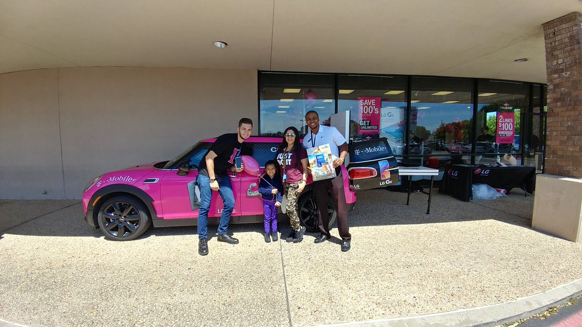 myamtel's tweet photo. #LGG6 sold to this beautiful family! Get them while they're hot! #LGG6LauchDay @DFW_TMOMiniShow @LGUSAMobile @LGTonyWilliams @TyTykim001 https://t.co/mIUDKY7z2w