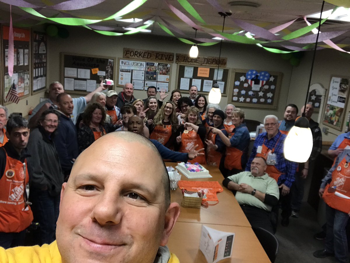 Miserendinoj's tweet photo. Saying good bye to Stephanie at Forked River 0969 and at the same time congratulating Stephanie on great success new D/H in Store 0902. https://t.co/C5iSSYun1s