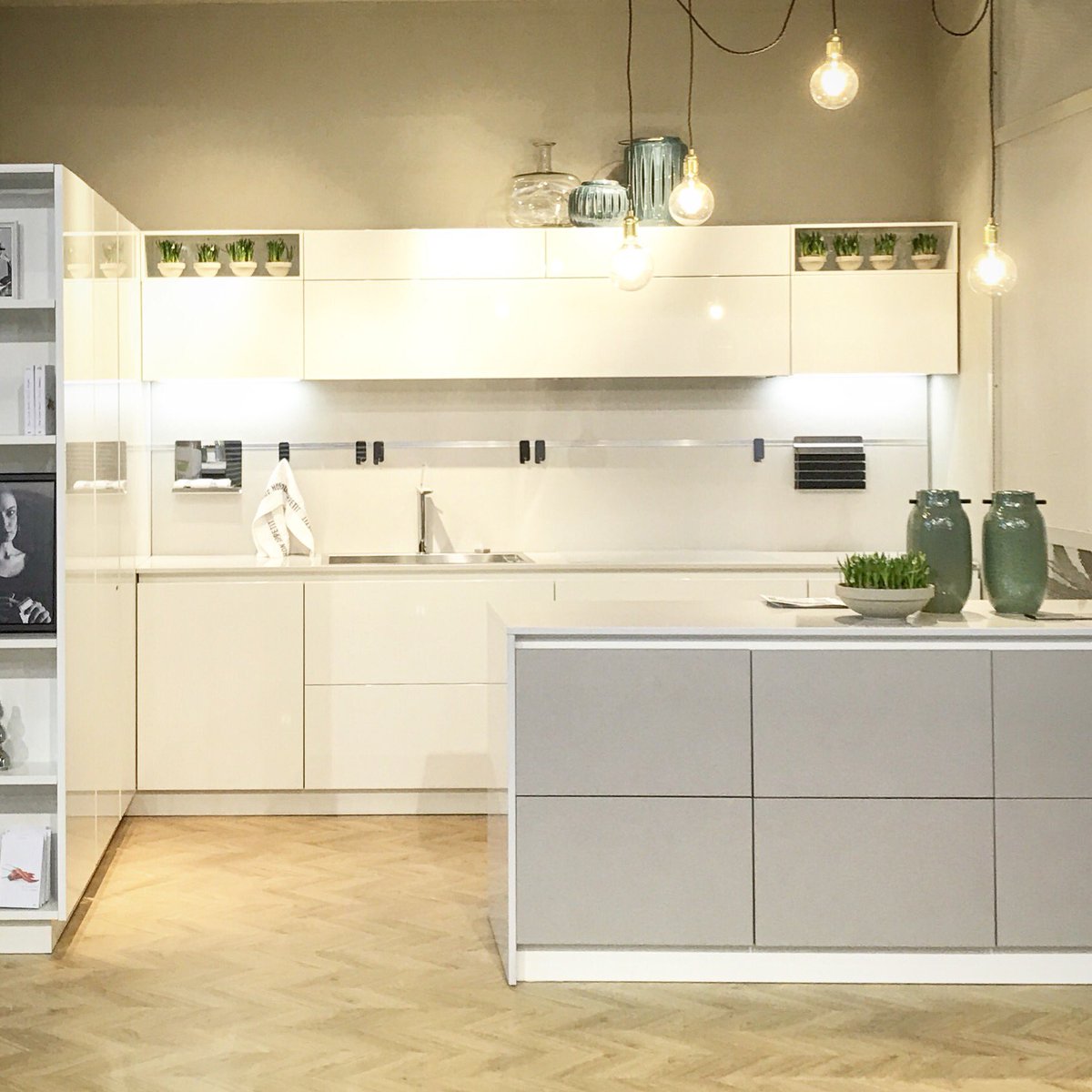 TGFdecoration's tweet photo. Aujourd'hui visite entre associés au salon #sadecc de #Lyon. Un projet d'aménagement ou de rénovation ? Appelez-nous https://t.co/EZy730DGHF