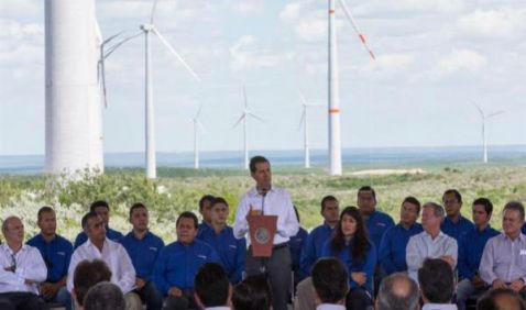 diario24horas's tweet photo. #Entérate @EPN inaugura hoy Parque Eolico en Coahuila, el cual tuvo una inversión privada de 358 mdd https://t.co/A9oiE5NTaI https://t.co/8Fff1EmFsI