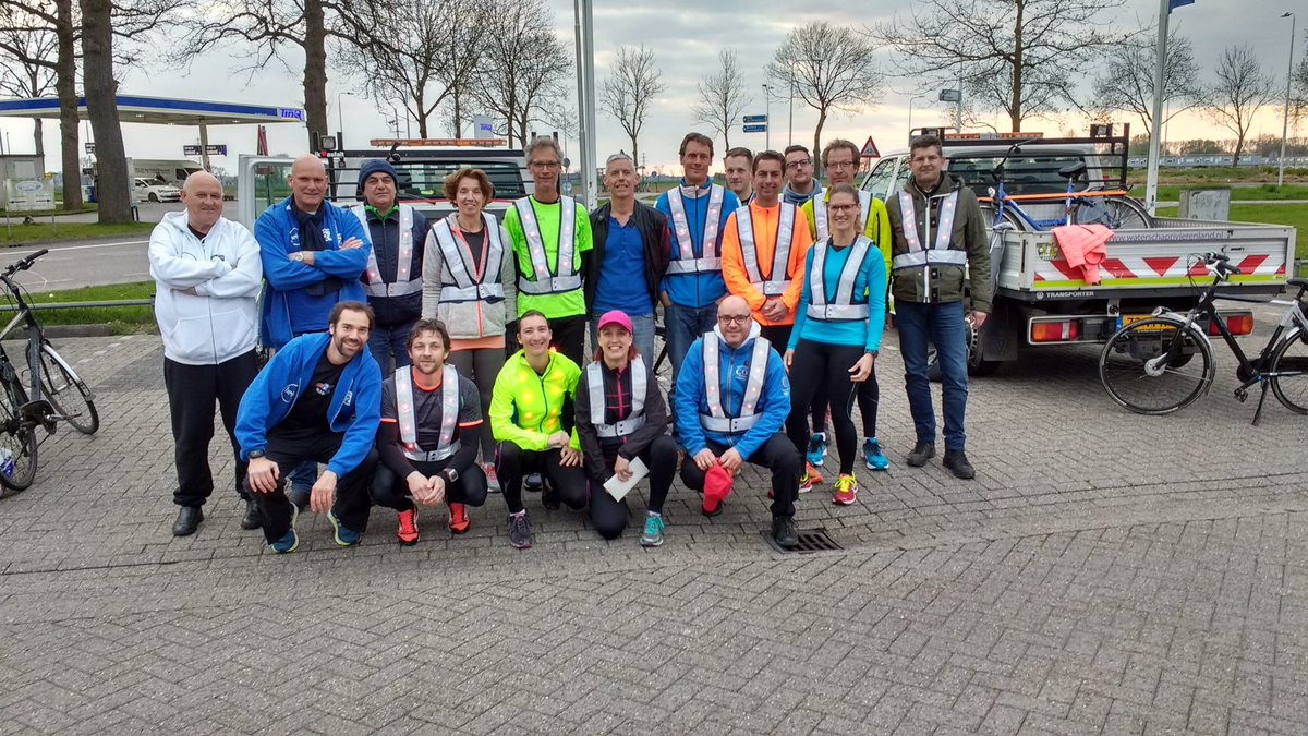 waterlopers's tweet photo. De #Waterlopers klaar voor avontuurlijke avond- en nachttraining in voorbereiding #Roparun #Ropa2017 https://t.co/IWgXtlOhCN