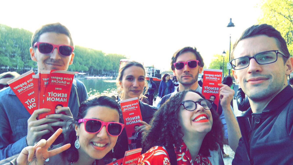 JeunesSocParis's tweet photo. Devant Tolbiac puis aux bords du canal Saint-Martin pour convaincre des propositions de @benoithamon ! 👊🏻 #Hamon2017 #HamonFlash #HamonCanal https://t.co/ox769EGDLv