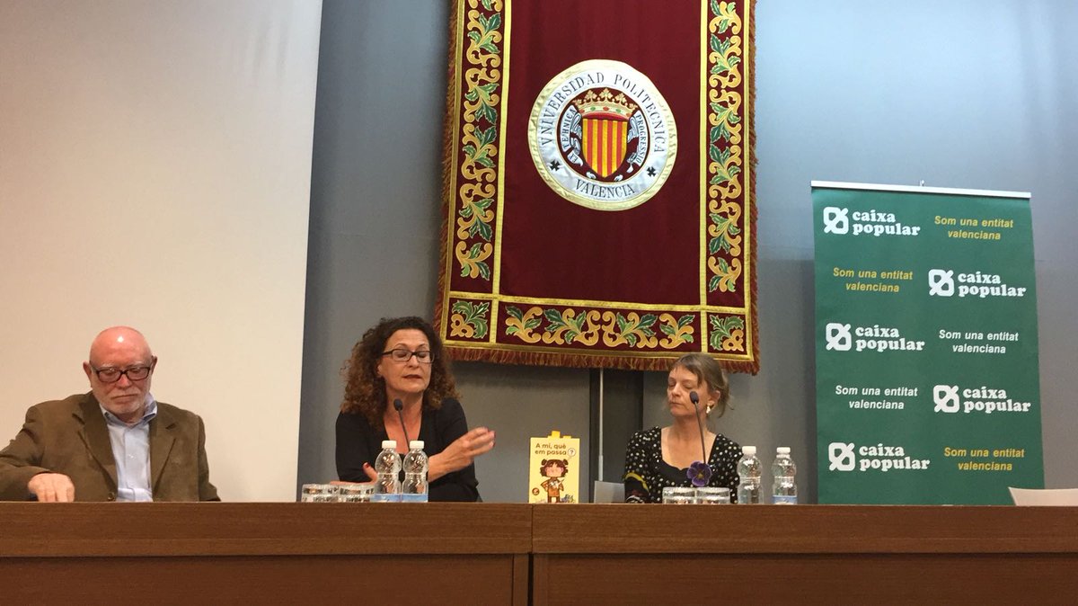 Vincle_Ed's tweet photo. Ja estem a Alcoi! El primer plat de la vesprada, la presentació de #AMiQueEmPassa. I, després, la del llibre sobre el model del #LUDSAD https://t.co/TBFDofQSX5