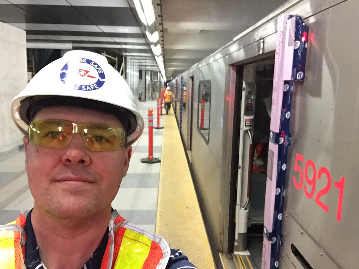 Rob1st's tweet image. Great feeling to finally get this train on to the extension. #TYSSE. For those insterested. This was the TR set we used.