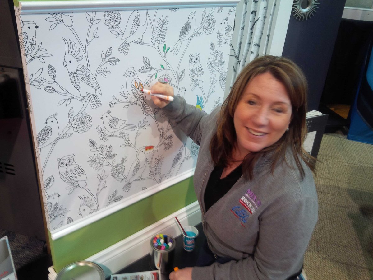 DesignerGirl1's tweet photo. Colour on your wallpaper at the #QHLS2017. https://t.co/zbUS6Sihpx