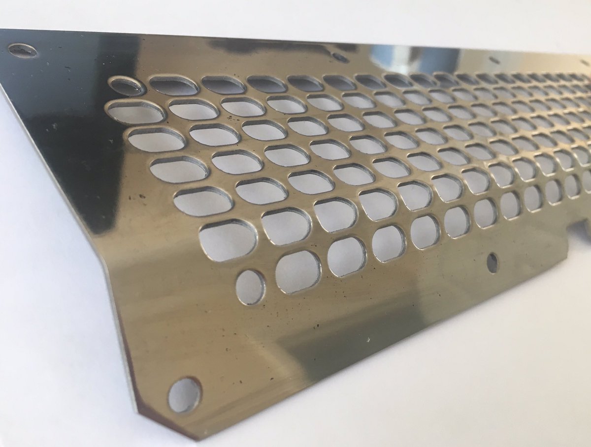 Defenderupgrade's tweet image. With the sun shining it's a great time to smarten up your truck. so why not treat your defender TDCI  air con grill with a new lower grill