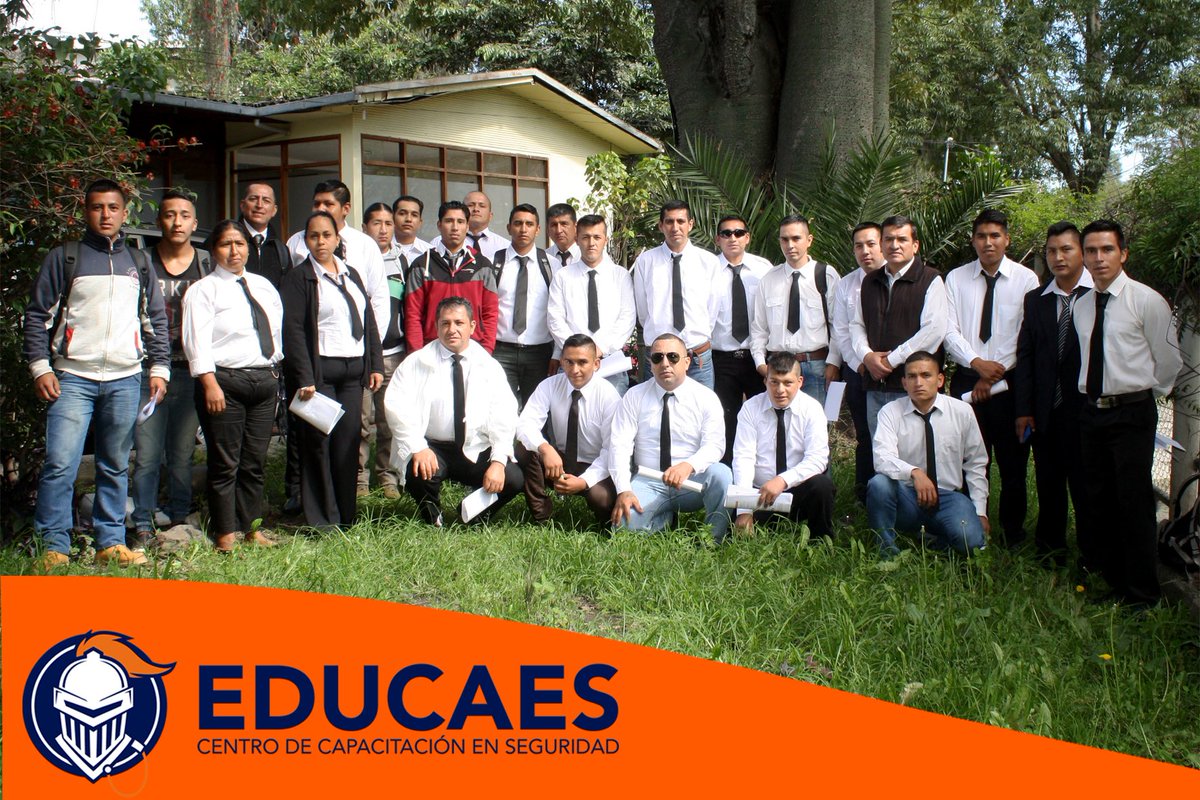 educaesloja's tweet photo. Primera promoción de #GuardiasdeSeguridad #Educaes #Loja https://t.co/Z9NWb9vzhj