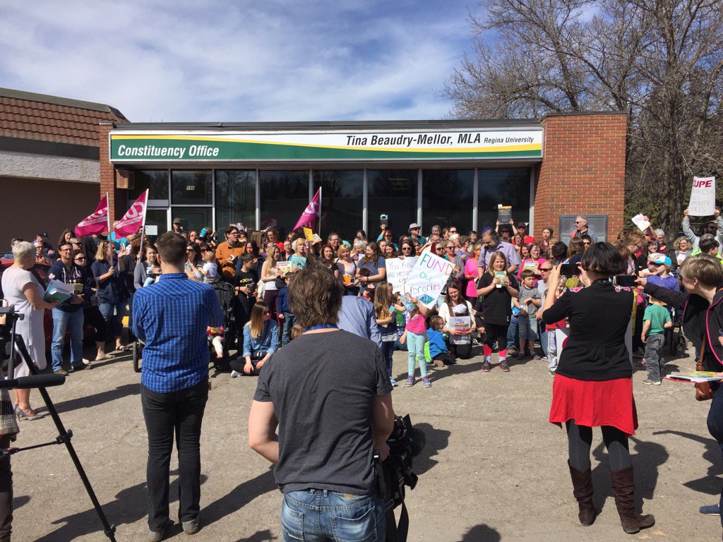 jmichaelshires's tweet photo. Darcy & I were 1st ppl at today's province-wide read-in Huge success & lots of media @SKLibrary #sklibrary @CFLAFCAB https://t.co/F0GEqPlEsN