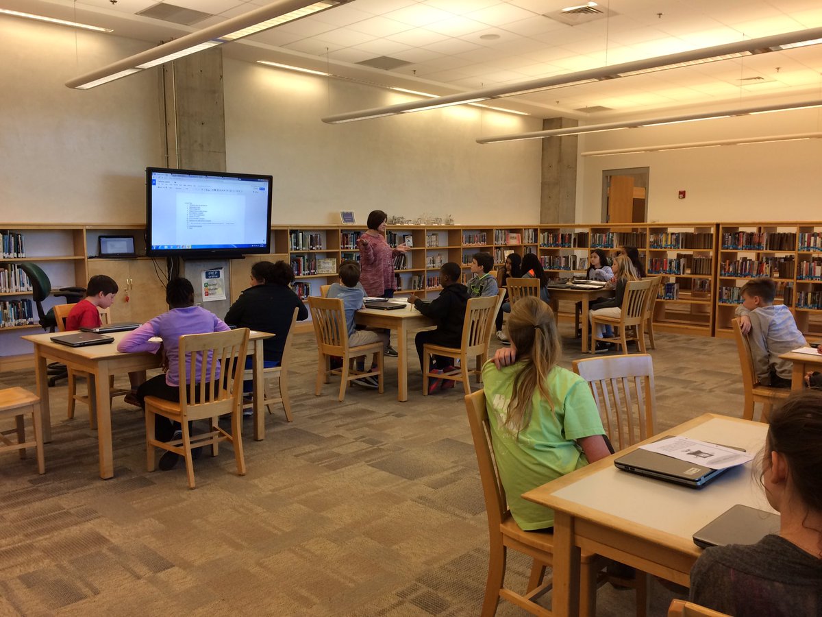 HomewoodMiddle's tweet image. Mrs. Jackson teaching 6th graders about plagiarism. #hwdms #citingsources