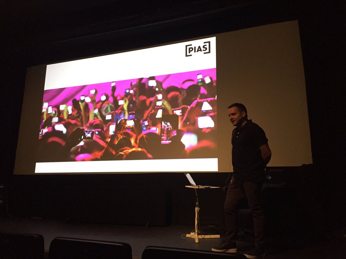TeguiseMuShow's tweet photo. Cerramos la primera edición de TMS Pro con un invitado de lujo. Fernando Delgado, director de marketing y comunicación de @PIASIberAmerica. https://t.co/ArA1QhMiVx